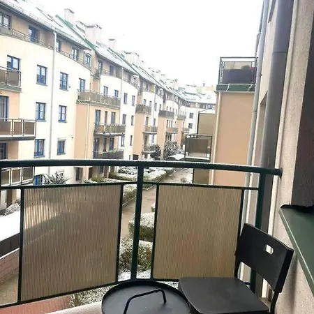 Metro Bemowo Comfort Apartmán *